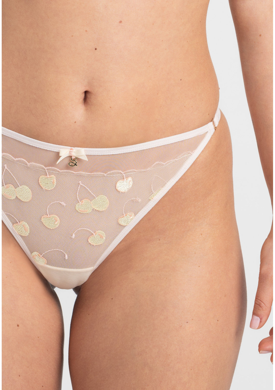 Cherie - String